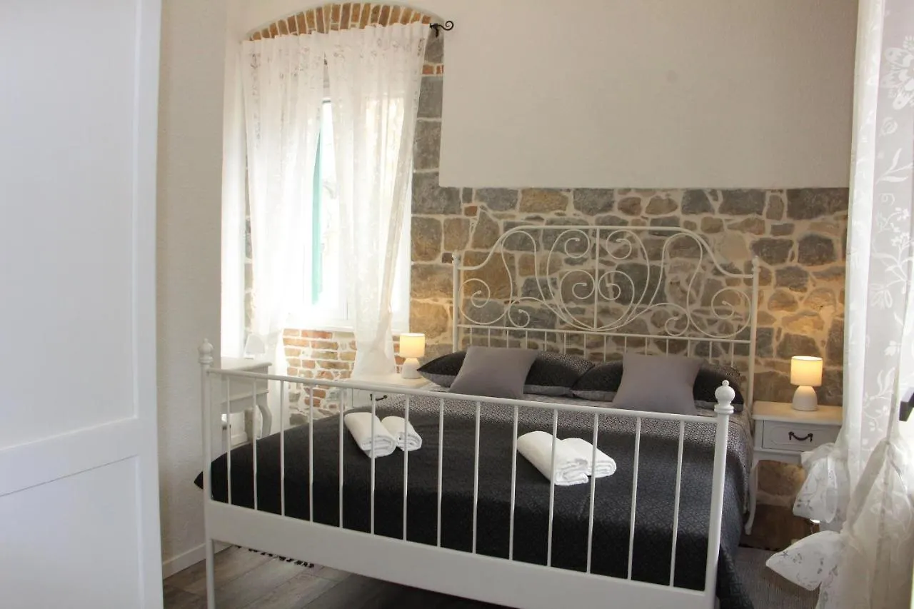 Old School Apartment Kastela