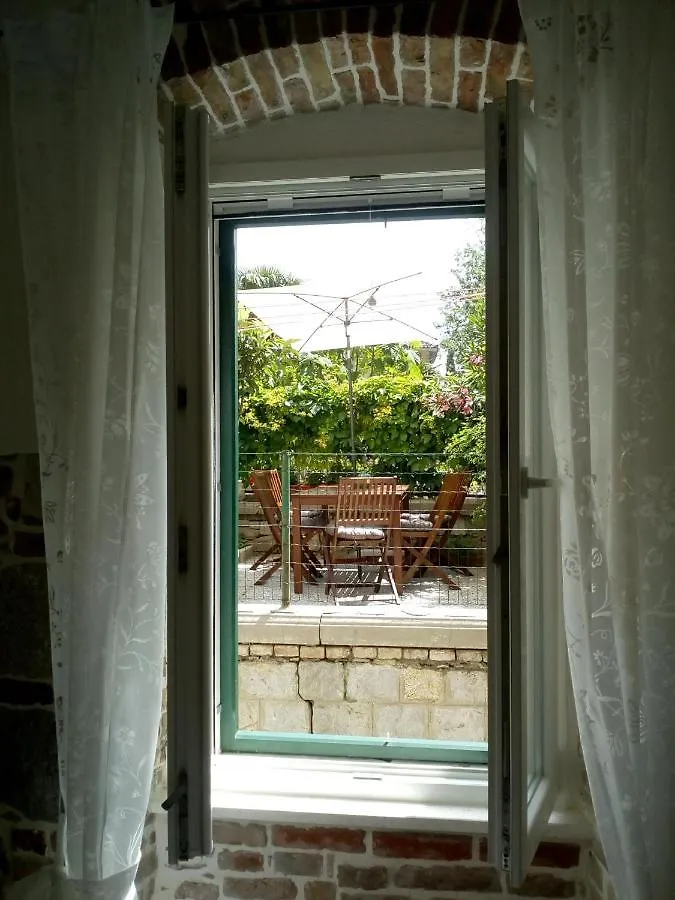 Old School Apartment Kastela